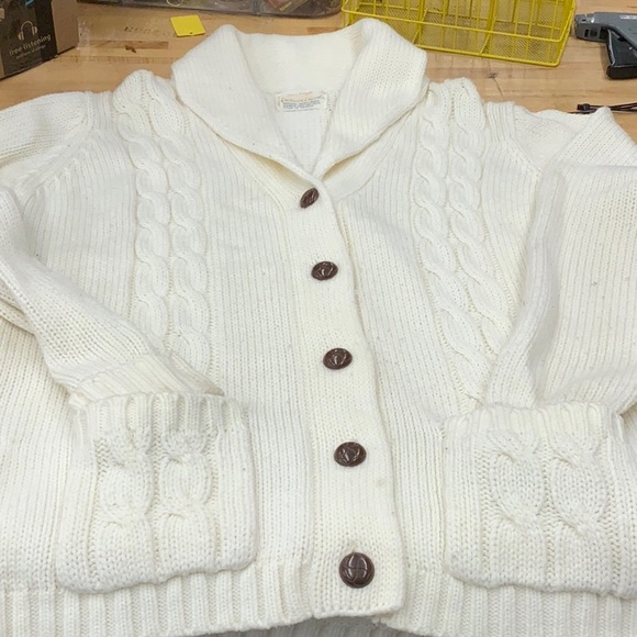 5 button down vintage cardigan- cream size 44 - Picture 1 of 6